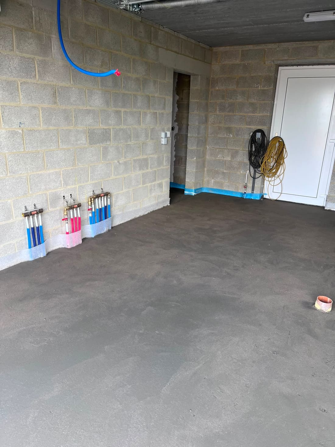Projection de mousse polyuréthane pour chape isolante